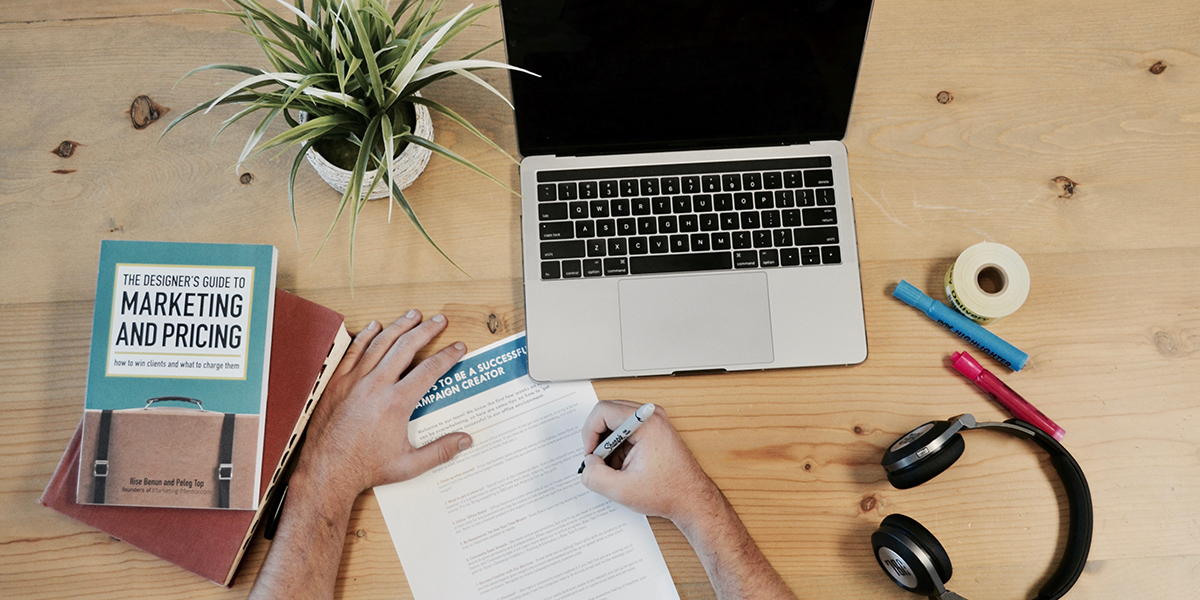 Person using the internet to become a self made digital marketing expert